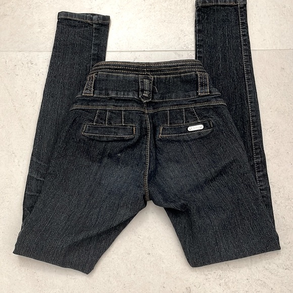 HIGH RISE JEANS - Picture 2 of 3